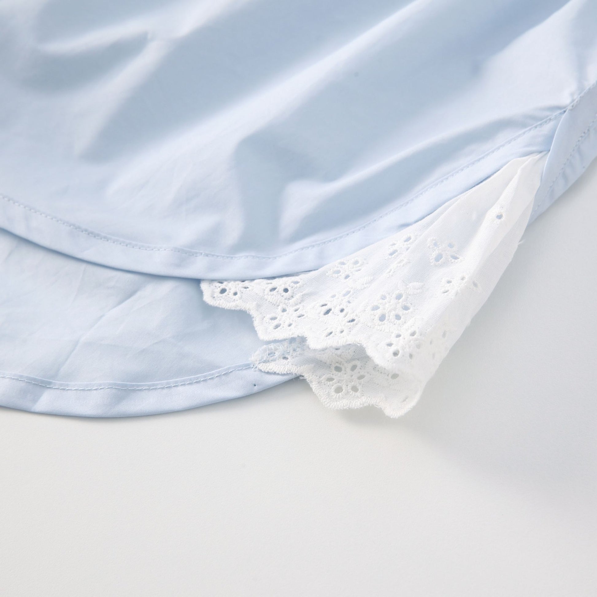 Pajama shorts lace detail in blue. 